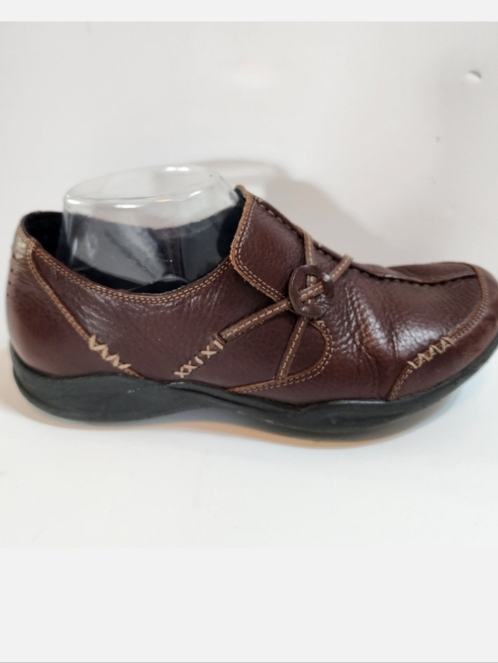 Clarks Wave Brown Leather Slip on Loafers Flats Slip On Shoes Women's size 9